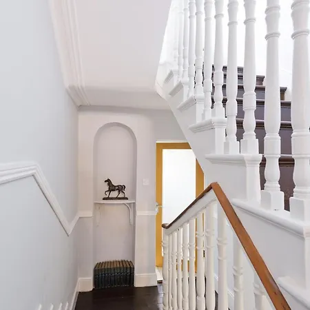 The George Bernard Shaw Apartman